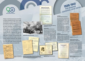 Wystawa „Rzeczpospolita ubezpieczonych. Historia ubezpieczeń społecznych w Polsce", Tablica 1939-1941 Pod okupacją – działalność mimo terroru, link do większego zdjęcia 3,8 jpg. Po klęsce wrześniowej zrujnowane zostały finanse funduszy ubezpieczeniowych. Koszty ewakuacji ZUS jedynie na terenach RP znajdujących się pod okupacją niemiecką szacuje się na 2,5 miliona zł (ówczesnych). Polsce, podzielonej między dwóch okupantów, narzucone zostają odrębne, zgodne z ich ideologiami, bezwzględne warunki. Niemcy dzielą okupowane polskie ziemie, część włączając do III Rzeszy, a z reszty tworząc Generalne Gubernatorstwo (dystrykt krakowski, warszawski, radomski i lubelski) z siedzibą władz w Krakowie. ZUS funkcjonuje tylko na terenie Gubernatorstwa: wypłaca ograniczane przez okupanta świadczenia i daje zatrudnienie, często ratując tym życie. Na terenach zajętych przez ZSRR polskie instytucje państwowe przestają istnieć. Dotyczy to również ZUS.  Na tablicy znajdują się skany niemieckich dokumentów ubezpieczeniowych, zdjęcie z niemieckiej akcji pacyfikacji ludności polskiej oraz cytaty z wojennych wspomnień pracowników instytucji ubezpieczeniowych.