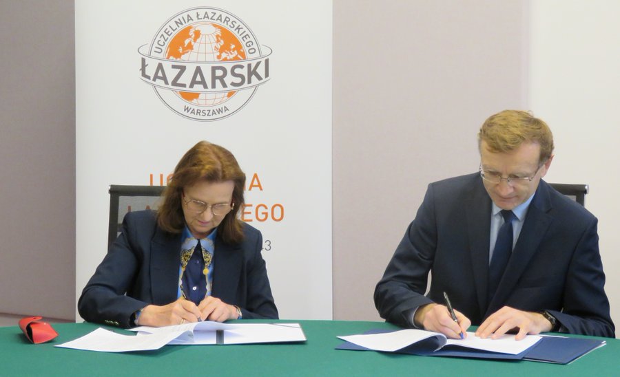podspisanie umowy o współpracy ZUS i uczelni Łazarskiego