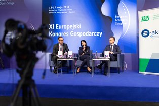 Od lewej: dr P. Wojciechowski, główny ekonomista ZUS, mec. B. Bieniek-Wiera, P. Jaroszek, wiceprezes ZUS panel na EKG